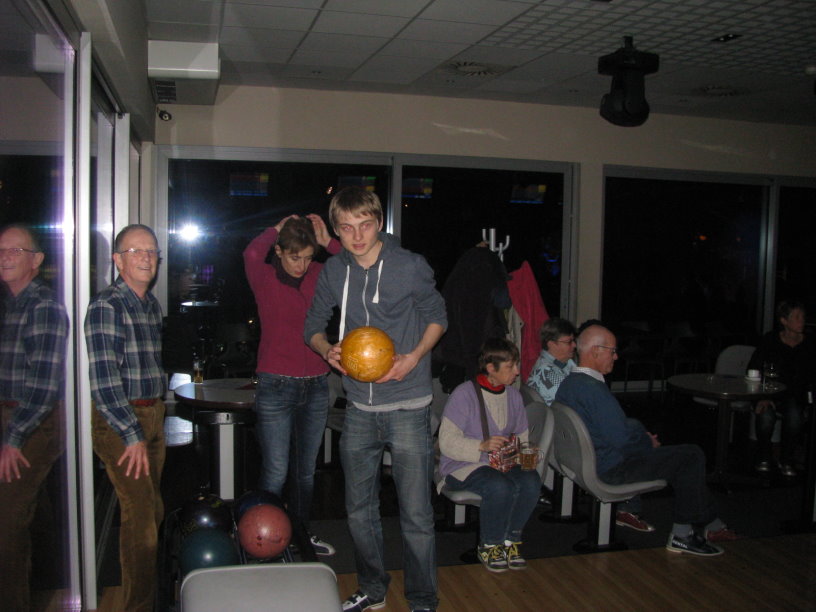 bowling4286.jpg