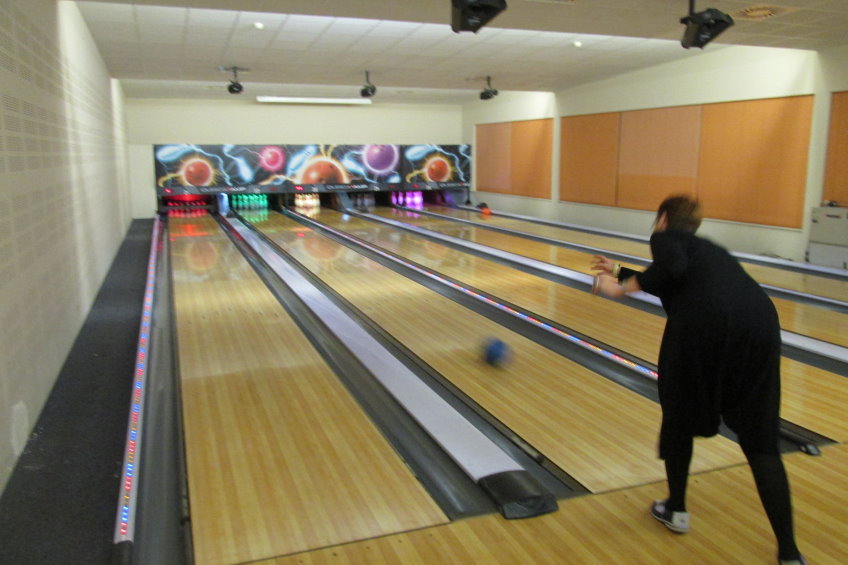 bowling3325.jpg