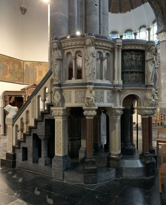 eglise_royale_ste_marie8854.jpg